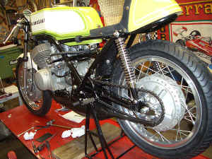 Kawasaki--H-1-R-ist-da-048.jpg (112654 Byte)