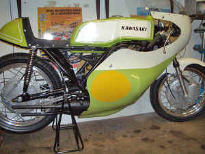 Kawasaki--H-1-R-ist-da-065.jpg (256021 Byte)