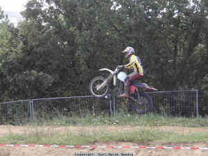 Armstrong_fliegt.JPG (118622 Byte)