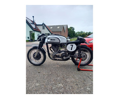 BSA GOLDSTAR 500CC CLASSIC RACER .