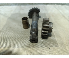 Ducati starter shaft and pinion 125 175 200 250 - 3