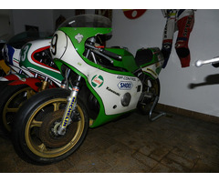 Kawasaki 500 Zweitakt Dreizylinder Rennmaschine