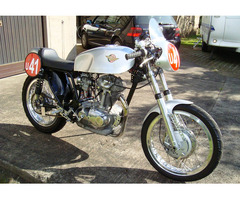 Ducati 250 Desmo Königswelle Federmotor