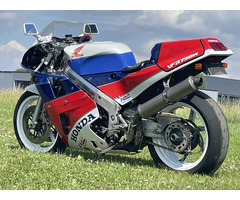 Honda RC30 „Die Legende“