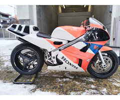 Honda RC 30