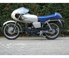 Velocette Venom Thruxton 500 - 3
