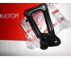 DUCATI  600-750-900SS ab 1991> sowie 888 / 94-95 Fußrastenplatte rear left - 2