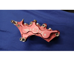 Behringer 6-Kolben Bremszangen - 4