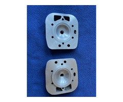 Suzuki RGB 500 Zylinderköpfe mit Wechselkokille, Brennräume - 3