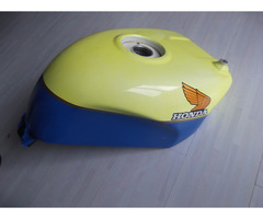 Honda VFR 750 R  Tank  RC30 - 5