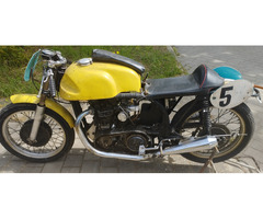 TRITON T100 Rennmaschine Triumph T100 - 4