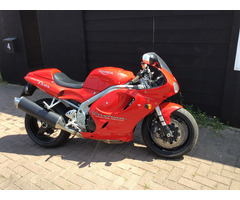 TRIUMPH DAYTONA T 595 - 2