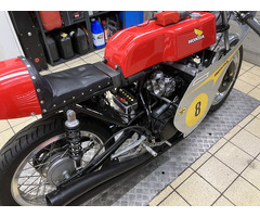 HONDA CBX550F CLASSICRACER. - 2
