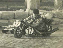 http://www.classic-motorrad.de/db/Ente/web/Stiddien-Bader-76-14.jpg (47856 Byte)