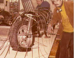 http://www.classic-motorrad.de/db/Ente/web/stiddien-bader-77-verkleidu.jpg (39950 Byte)