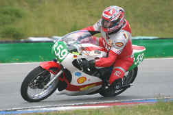 http://www.classic-motorrad.de/db/FJS/Bilder/FJS-Oschersleben-2004.jpg (29182 Byte)