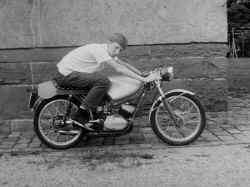 http://www.classic-motorrad.de/db/FJS/Bilder/FJS-racehistorie03.jpg (64175 Byte)