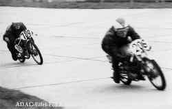 http://www.classic-motorrad.de/db/FJS/Bilder/FJS-racehistorie06.jpg (58940 Byte)