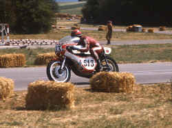 http://www.classic-motorrad.de/db/FJS/Bilder/FJS-racehistorie08.jpg (63996 Byte)