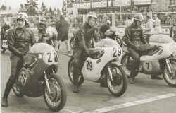 http://www.classic-motorrad.de/db/Florin/Kurt-Florin-Nuerburgring_Su.jpg (32409 Byte)