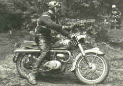 http://www.classic-motorrad.de/db/Happel/Happel-Rabeneick-250-1955-1.jpg (29980 Byte)