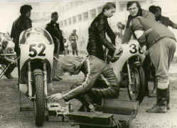 http://www.classic-motorrad.de/db/Hoffmann/Nivelles-75-Yam-354.jpg (31010 Byte)