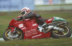 http://www.classic-motorrad.de/db/Hoffmann/TSR-Honda250-Hockenheim-200.jpg (18864 Byte)