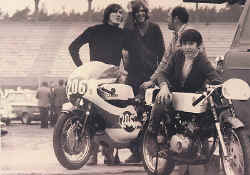 1970-yam-td2-as1.jpg (72550 Byte)