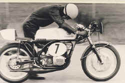 1970-yamaha-125.jpg (59069 Byte)