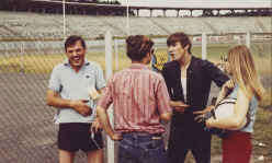 1971-hockenheim-helfer.jpg (67275 Byte)