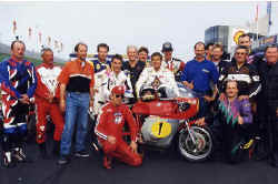 http://www.classic-motorrad.de/db/Scheibe/team1.jpg (35446 Byte)