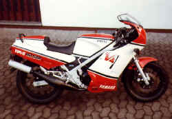 1985-rd500-1.jpg (63789 Byte)