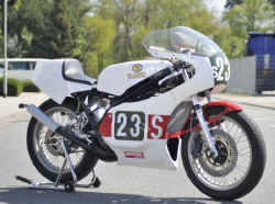 2008-harris-yamaha-tz350.jpg (110357 Byte)