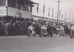 1971-sondergeld-jicin-start.jpg (69932 Byte)