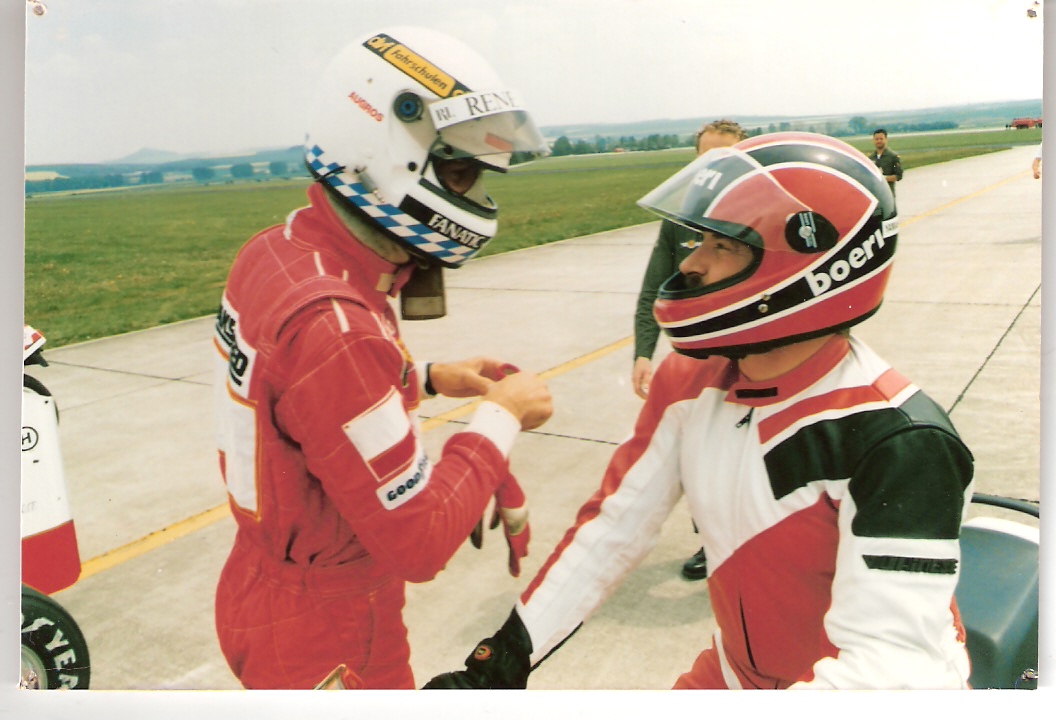 Flugplatzrennen Mendig einmal anders...Beschleunigungsvergleich mit Formel 1 Zakspeed und Christian Danner, 2 Motorrädern und einem Hubschrauber...den ich tatsächlich gewinnen konnte...Auf modifizierter Honda CBR 1000F in 1987.