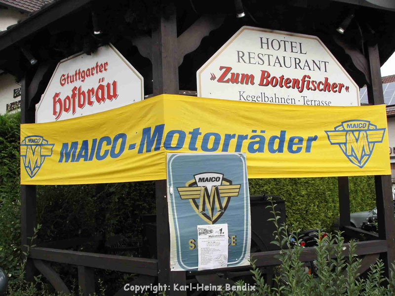 Das ganz in der Nähe zum damaligen MAICO-Motorenwerk gelegene Restaurant 
„Zum Botenfischer“ stellte dankenswerterweise seinen Vorplatz für das Treffen zur Verfügung……
