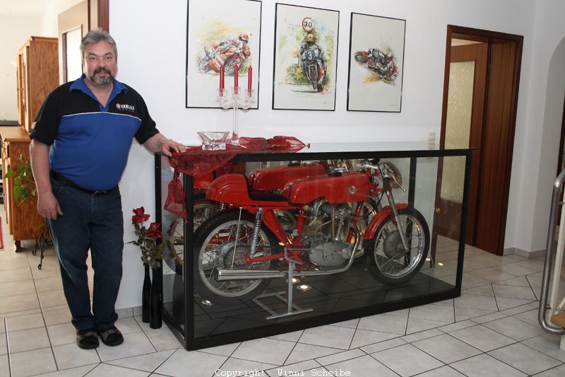 Ducati 175 GP-Maschine unter Glas!
