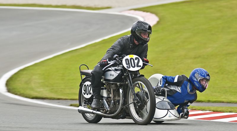 Jan Bennett + Helen Sutton-Bradley (ENG), Norton Renngespann 600, 1950
