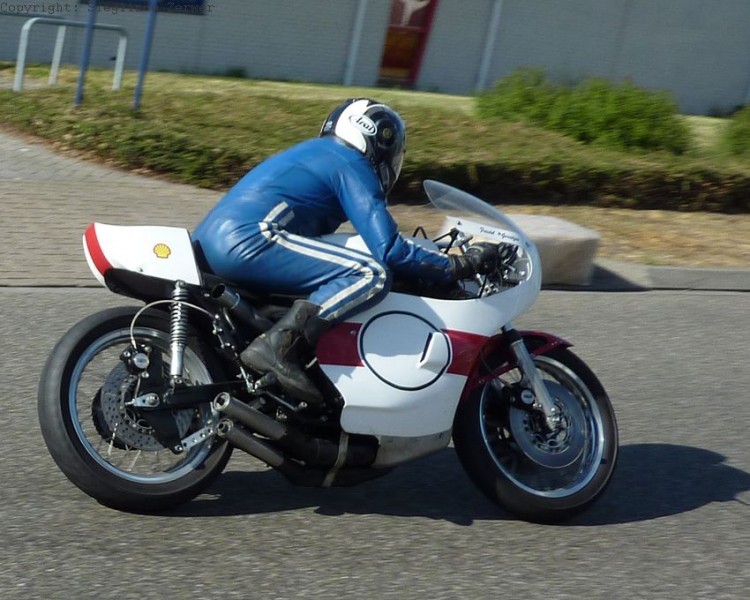 Wolvegaster Classic Races 2011
Friedel Gerritsen- Yamaha TZ750
