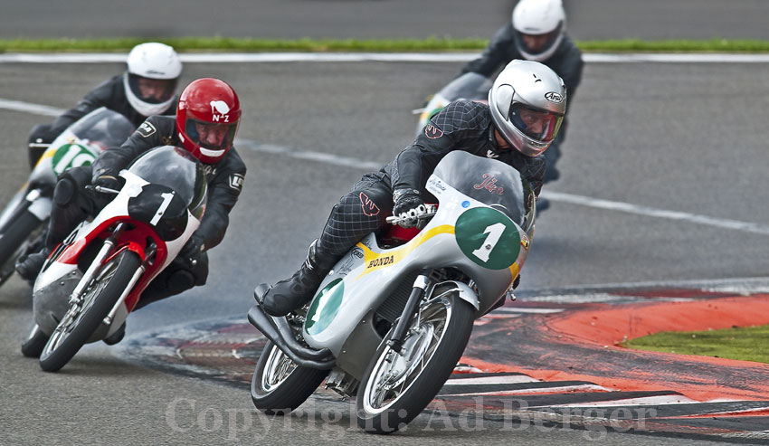 Jim Redman - Honda Replika, Hugh Anderson - Yamaha 125ccm YCRT
