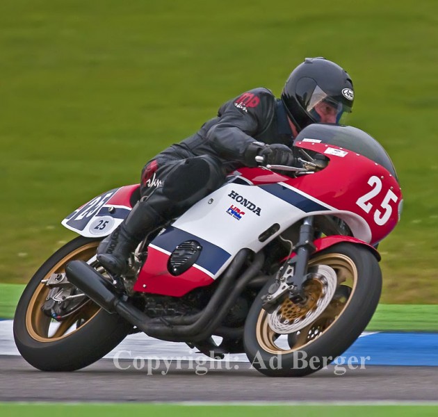 Günther Knuppertz  Bakker- Honda RCB (Meyer - Endurance)
