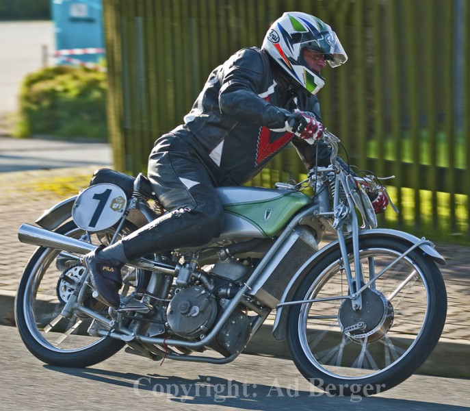 14. Zschorlauer Dreieckrennen 
Eberhard Uhlmann,DKW 250 SS
