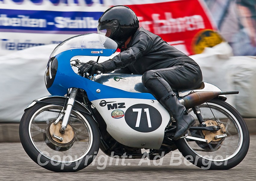 Schottenring Classic GP 2011
Siegfried Merkel - MZ RE 125
