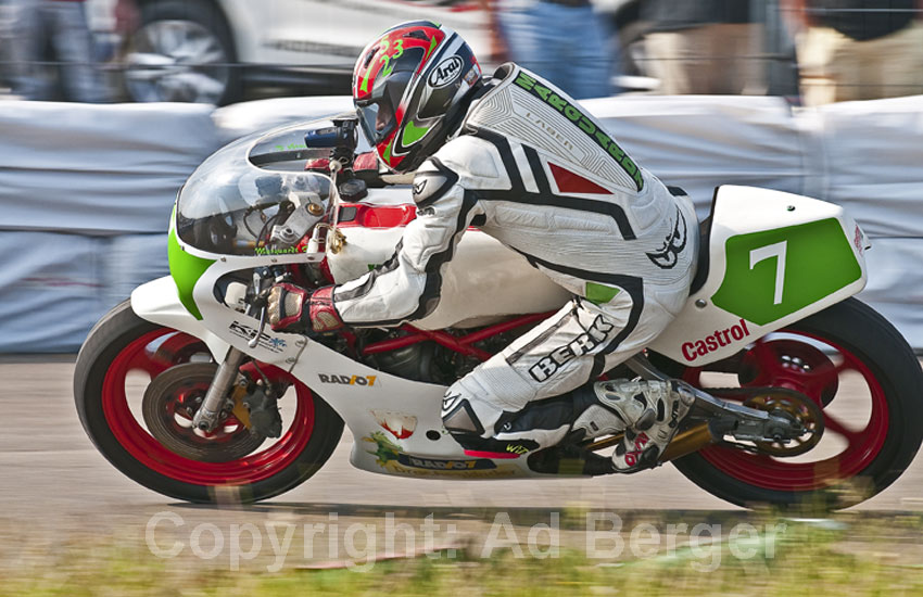 Odenwaldring Klassik - Walldürn 2011
Peter Marquardt, Yamaha TZ 250, 1980 (7)
