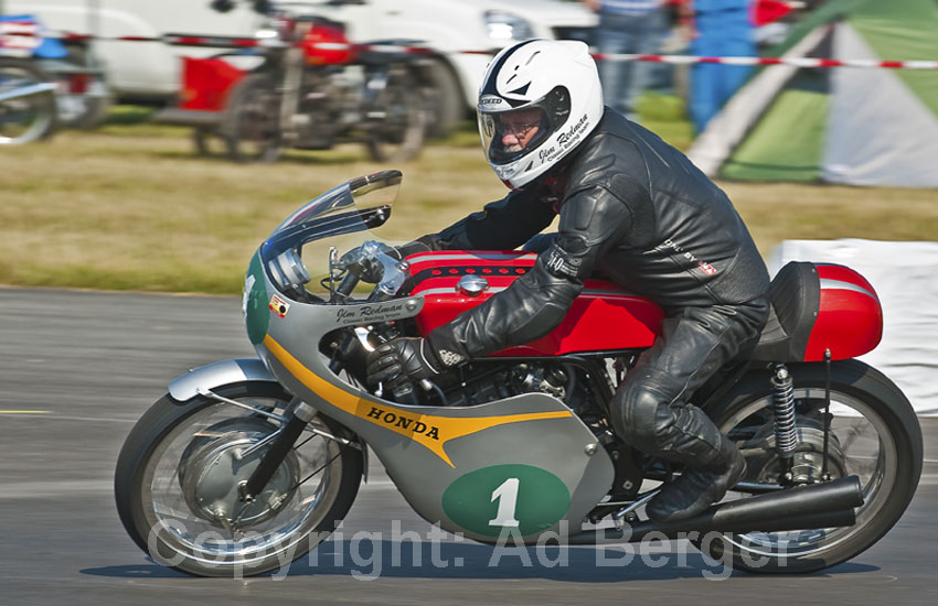 Odenwaldring Klassik - Walldürn 2011
Erich Brandl, Honda RC 163 Replica
