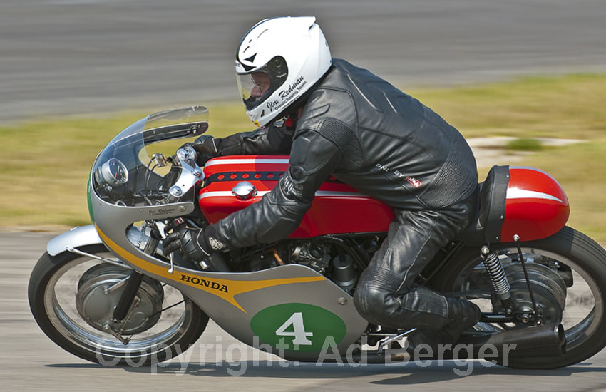 Odenwaldring Klassik - Walldürn 2011
Erich Brandl, Honda RC 163 Replica
