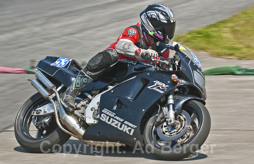 Odenwaldring Klassik - Walldürn 2011
Otwin Höfel, Suzuki RGV 250, 1976 (53)
