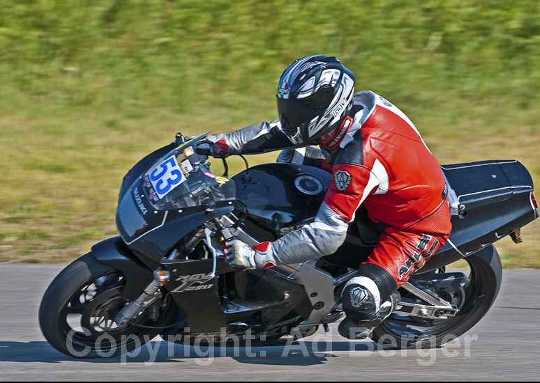 Odenwaldring Klassik - Walldürn 2011
Otwin Höfel, Suzuki RGV 250, 1976 
