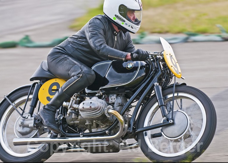 Odenwaldring Klassik - Walldürn 2011
Lothar John, BMW RS 500, 1954
