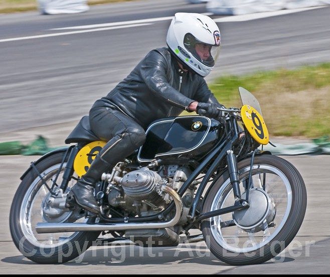 Odenwaldring Klassik - Walldürn 2011
Lothar John, BMW RS 500, 1954
